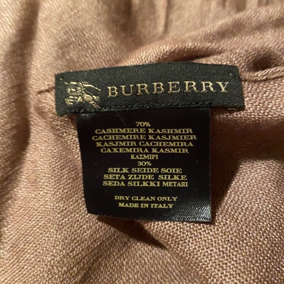 Burberry Cashmere and Silk Scarf/Shawl - Picture 2 of 3